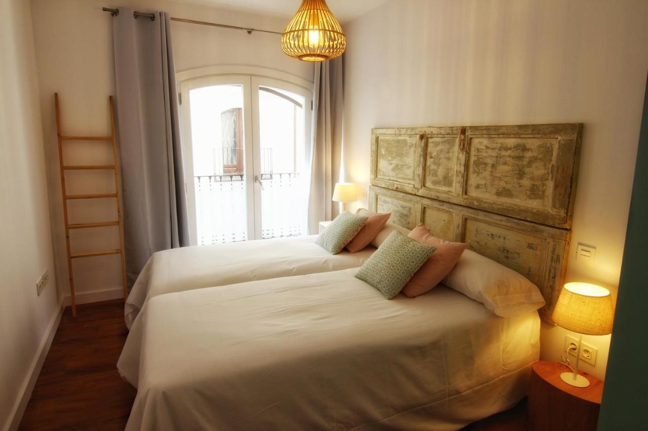 Apartamentos Almada Zaragoza Exteriör bild