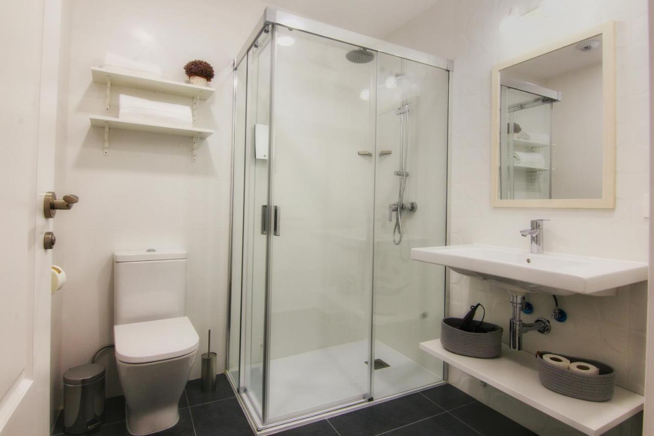 Apartamentos Almada Zaragoza Exteriör bild