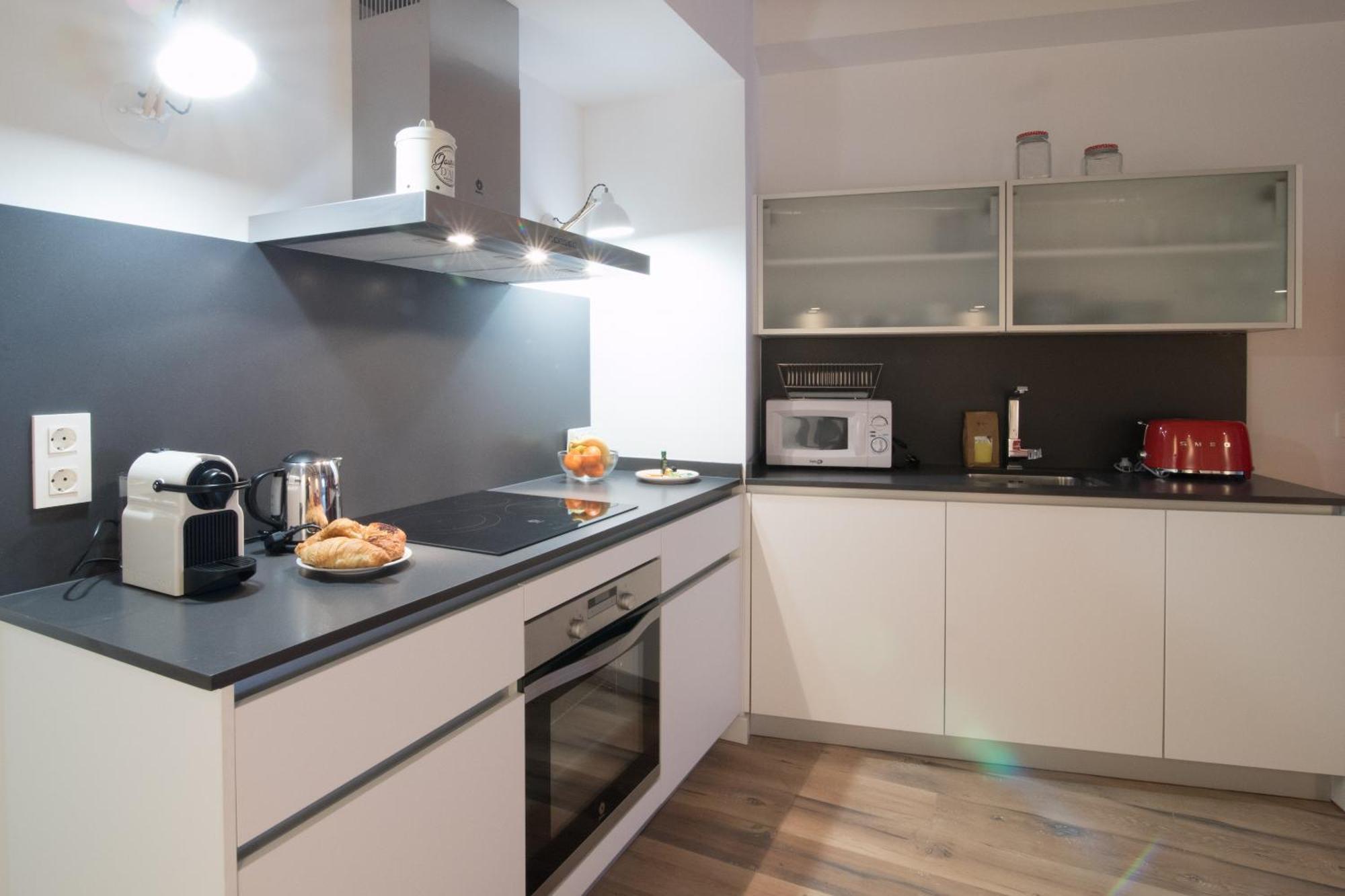 Apartamentos Almada Zaragoza Exteriör bild