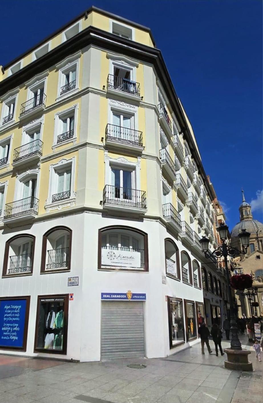 Apartamentos Almada Zaragoza Exteriör bild