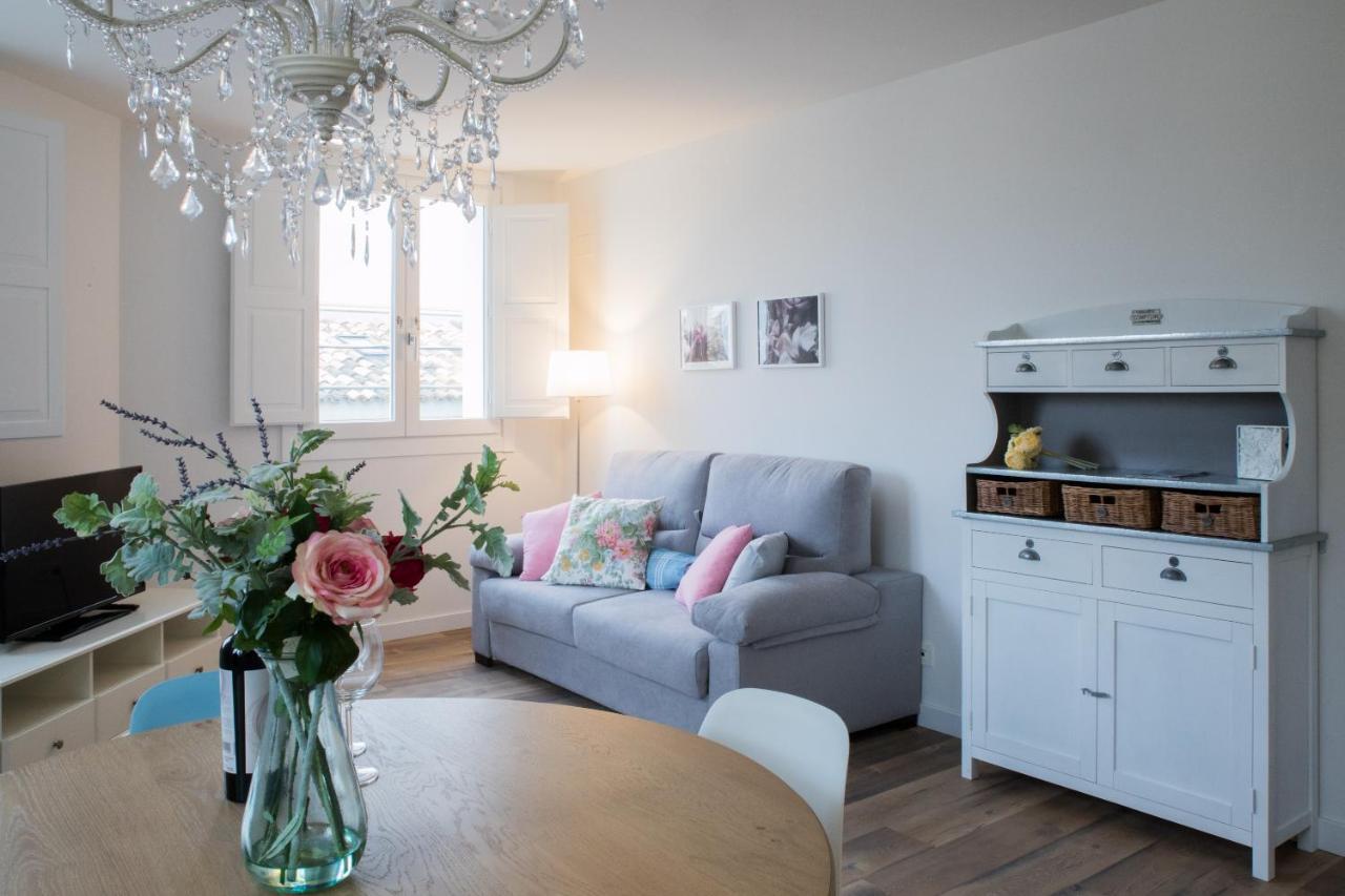 Apartamentos Almada Zaragoza Exteriör bild