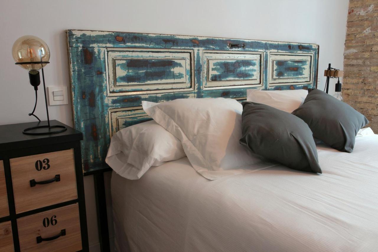 Apartamentos Almada Zaragoza Exteriör bild